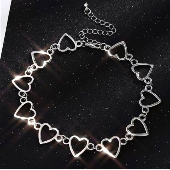 Urban Outfitters Jewelry - Stainless steel hearts choker